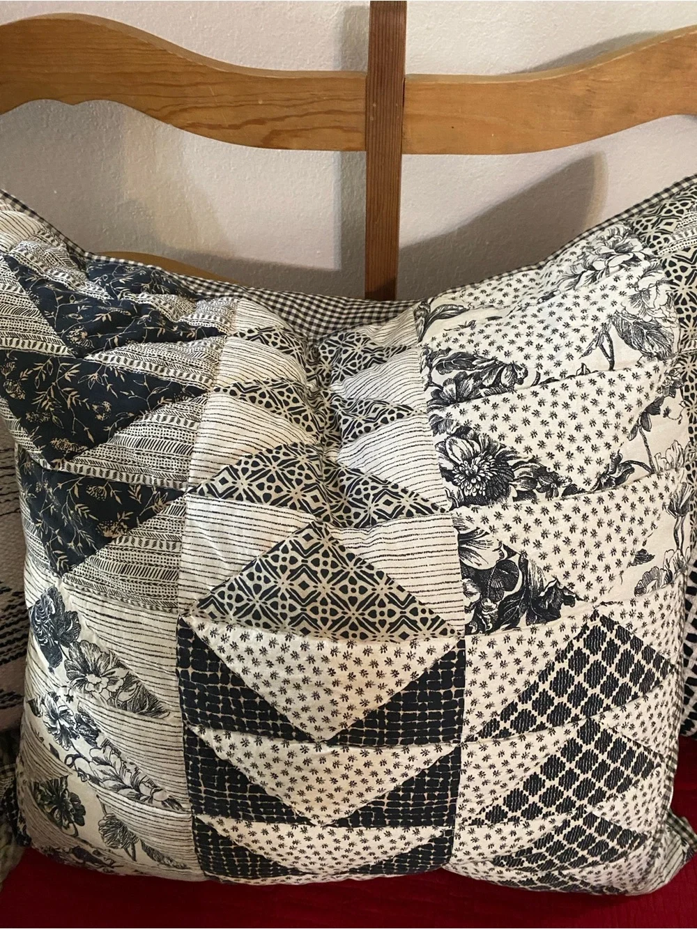 Pottery Barn Sawyer Quilted Patchwork Reversible Black & Cream/Gingham Sham NEW